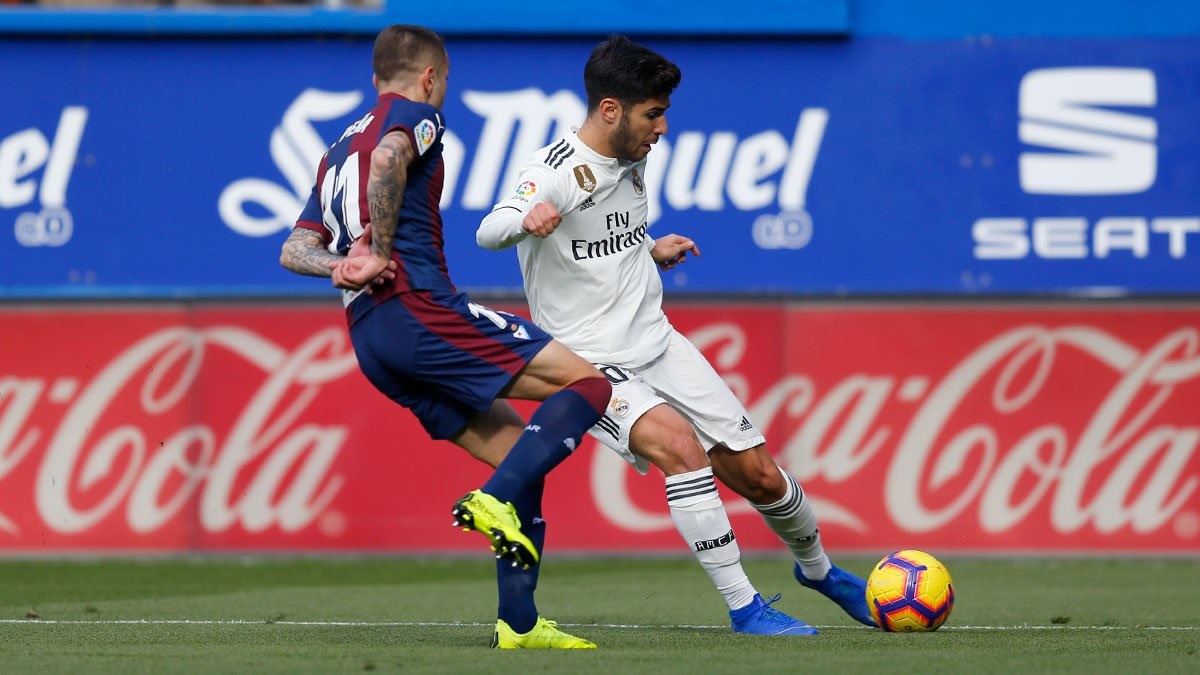  Real Madrid dan Kutukan Jersey Biru-Merah