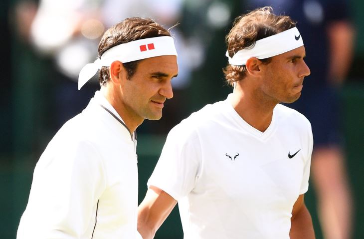 Duel Klasik Wimbledon, Roger Federer Singkirkan Rafael Nadal di Semifinal