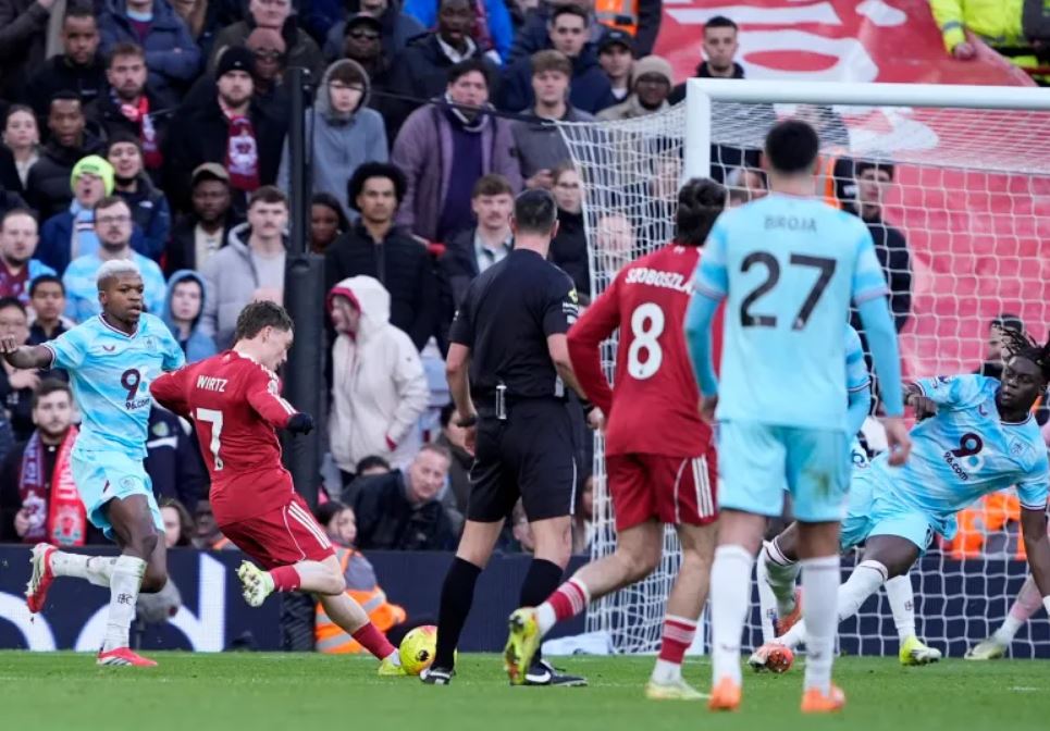 Prediksi Superkomputer untuk Laga Marseille vs Liverpool: Tim Paling Produktif Mencetak Gol Lawan Spesialis Hasil Imbang