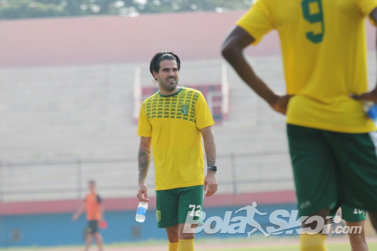 Pemain Asing Persebaya Aryn Williams Galang Dana untuk Korban Sriwijaya Air