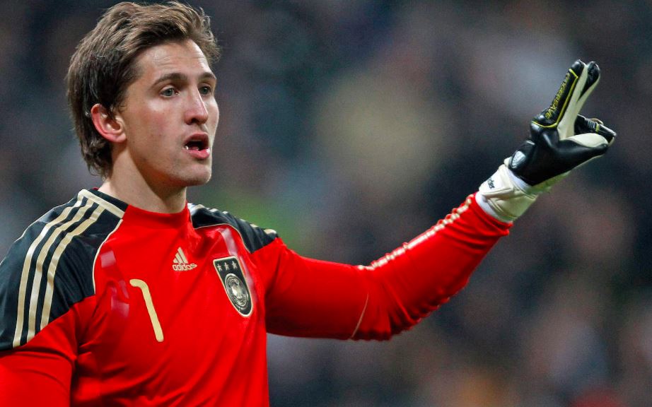 Mantan Kiper Bayer Leverkusen Buat Aplikasi 'Tinder' Khusus Pemain dan Klub