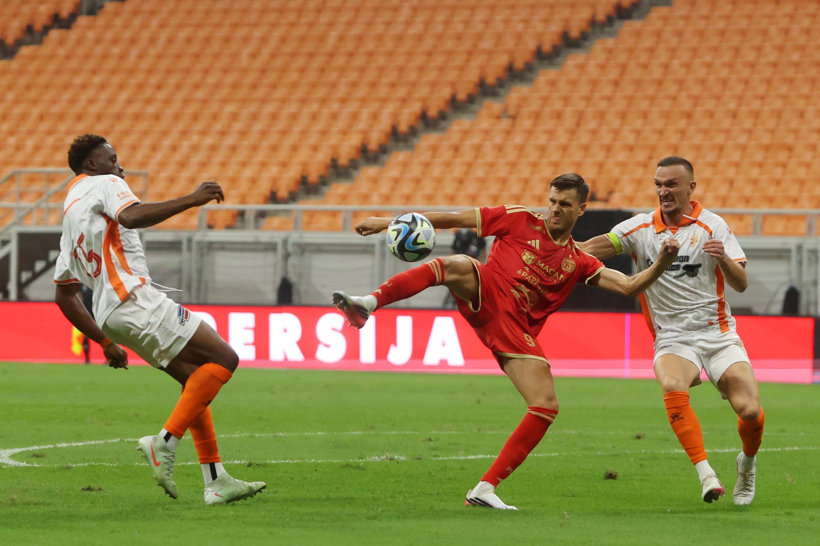 Ungkapan Bomber Persija Alexander Jeremejeff Usai Borong 2 Gol Lawan Brisbane Roar di JIS