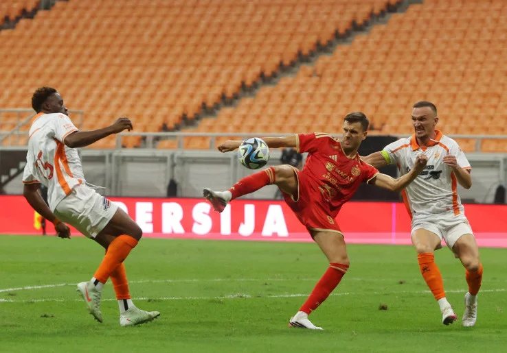 Ungkapan Bomber Persija Alexander Jeremejeff Usai Borong 2 Gol Lawan Brisbane Roar di JIS