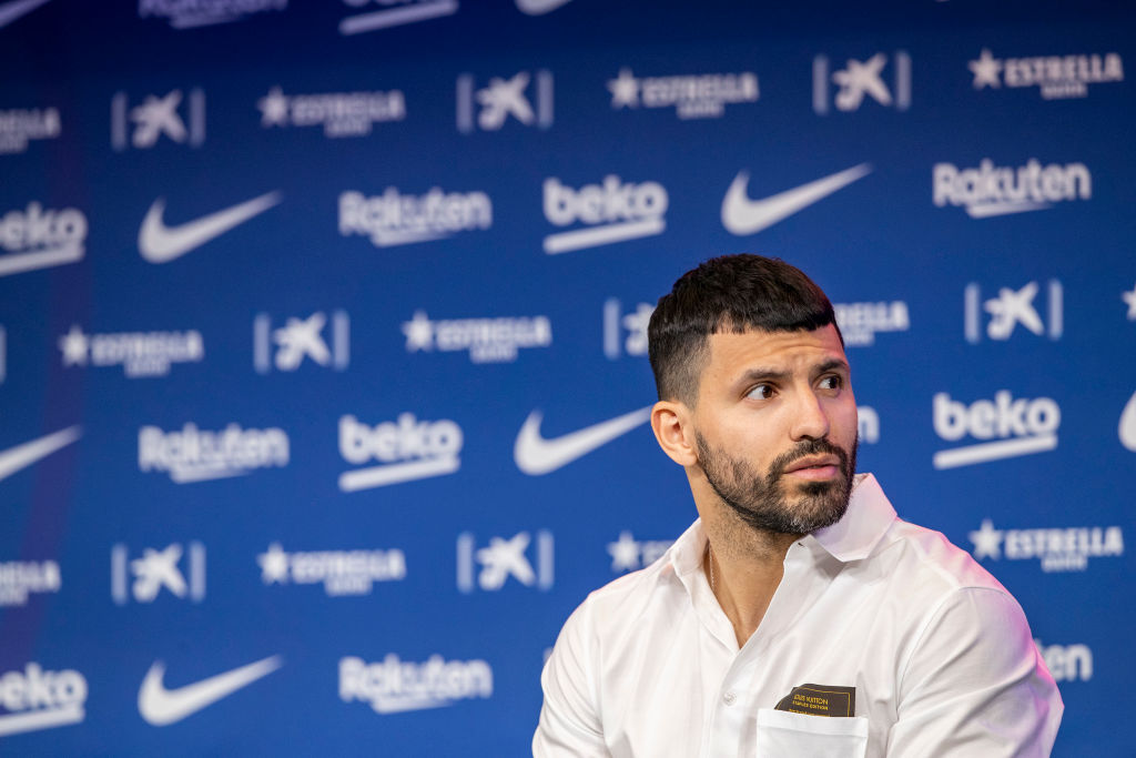 Sergio Aguero Gantung Sepatu