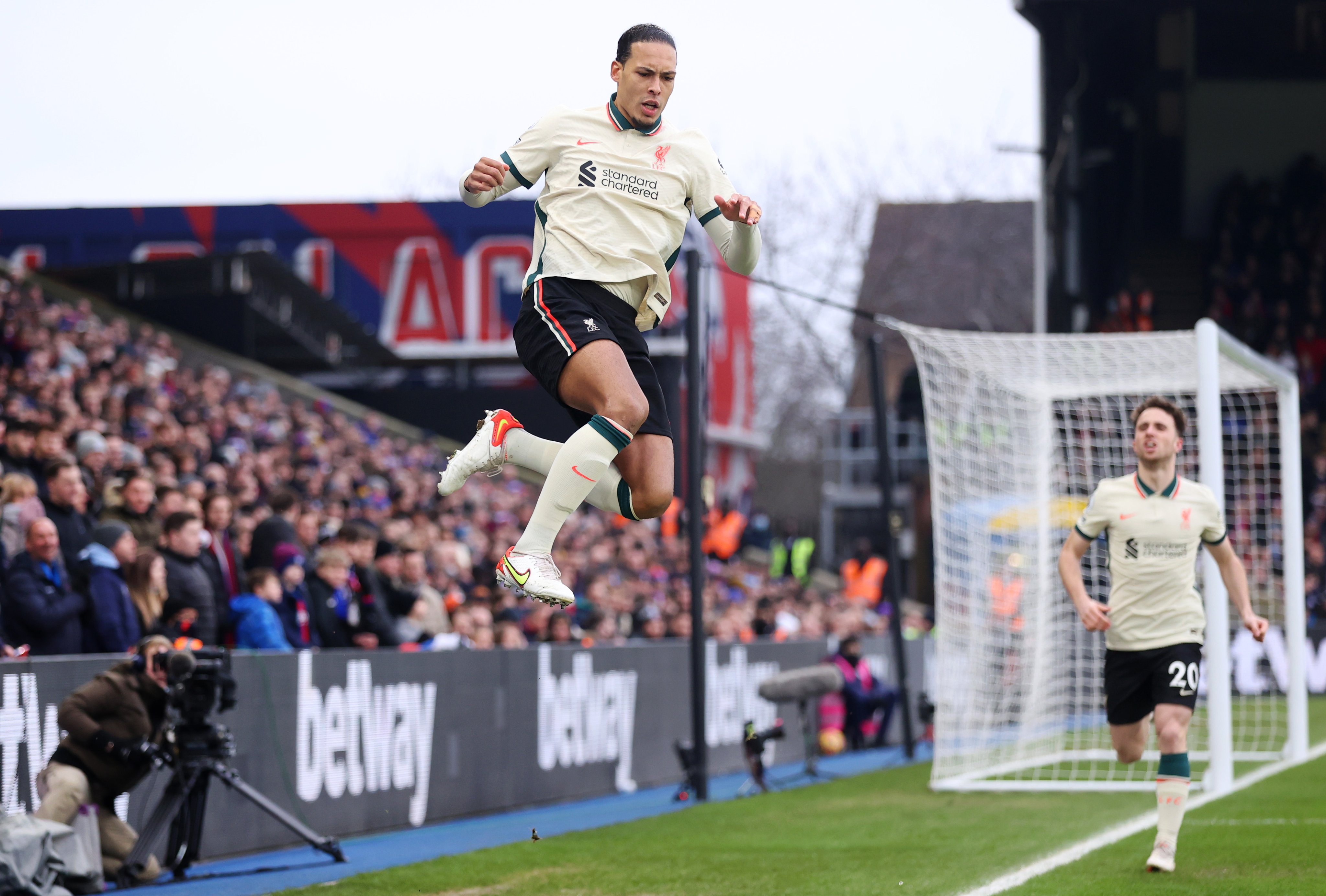 Crystal Palace 1-3 Liverpool: The Reds Pangkas Jarak