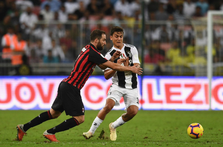 Bek Juventus Dukung Langkah Higuain Bereuni dengan Sarri