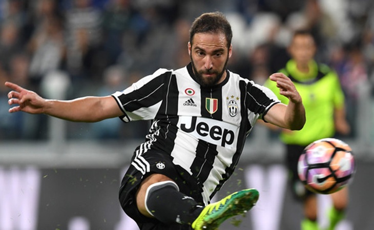 Cetak Rekor Gol, Allegri Minta Higuain Jangan Cepat Puas