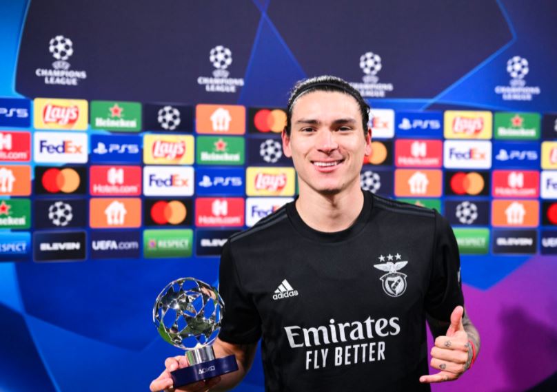 Banderol Penyerang Muda Benfica Incaran Man United dan Barcelona