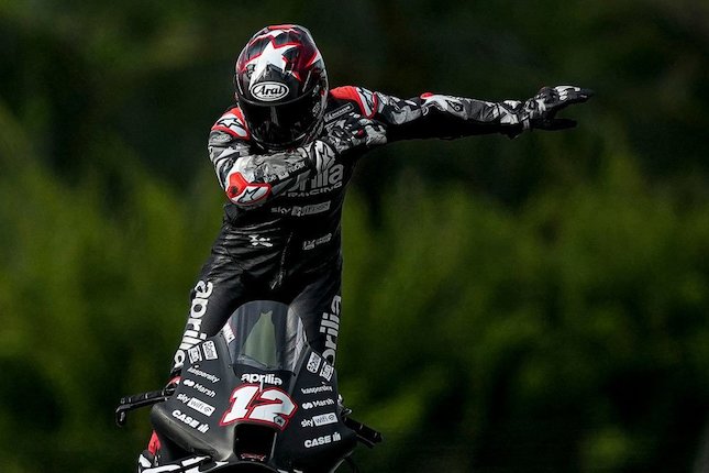 Asa Vinales Melampaui Rossi dan Lorenzo