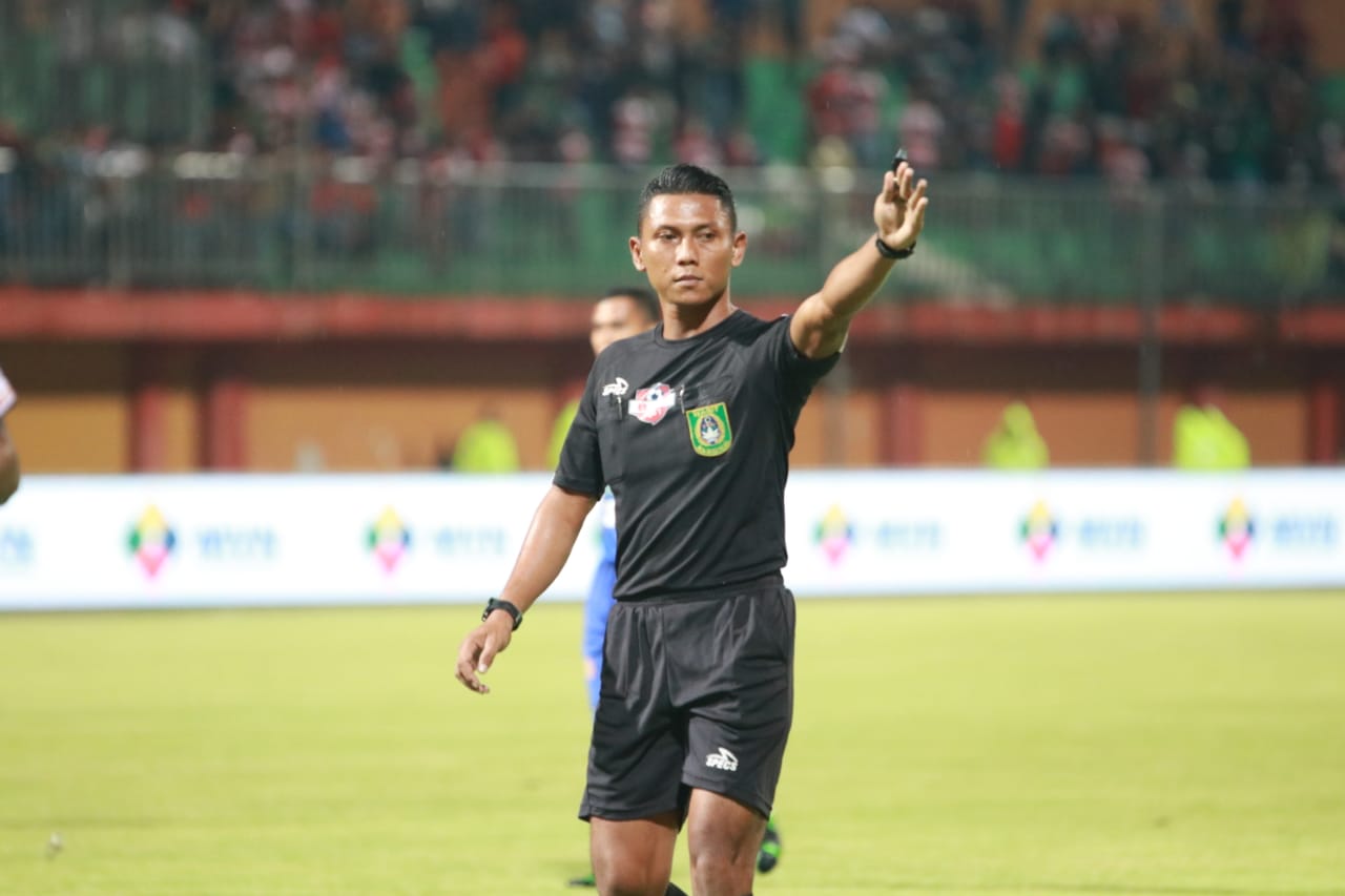 Lanjutan Kompetisi Ditunda, Wasit Liga 1: Kami Harus Menunggu Lagi