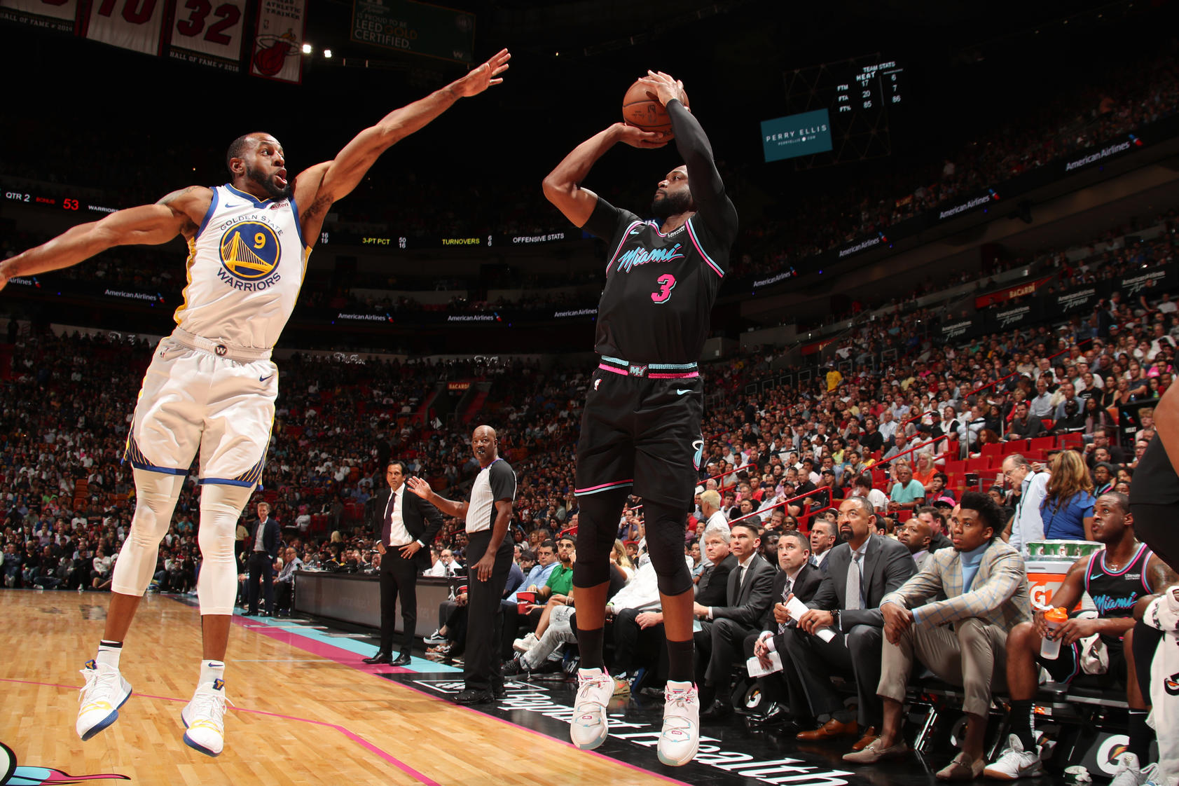 Hasil NBA: Lemparan Tiga Angka Dwyane Wade Bawa Heat Kalahkan Warriors 