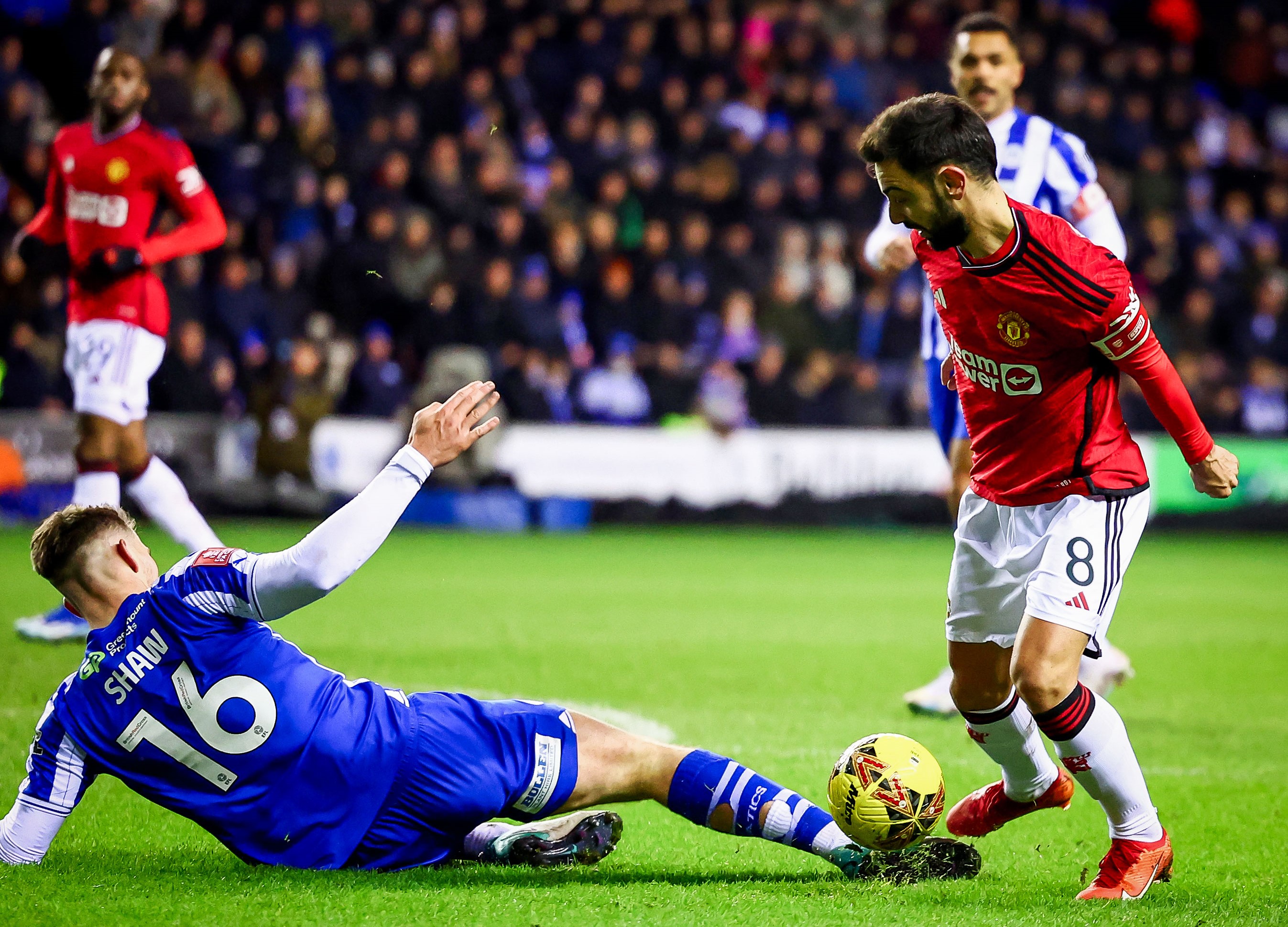 Bruno Fernandes Dianggap Diving, Kemenangan Manchester United Diwarnai Kontroversi