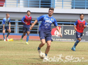 Bek Asing Persib Nick Kuipers Tak Merasa Bosan Menetap di Bandung Selama Pandemi Virus Corona