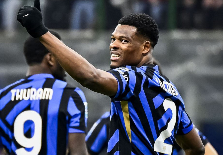 Barcelona Tak Pernah Datang Memberikan Penawaran untuk Denzel Dumfries