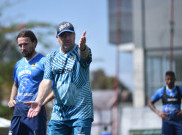 Robert Rene Alberts Khawatir Kondisi Skuat Persib