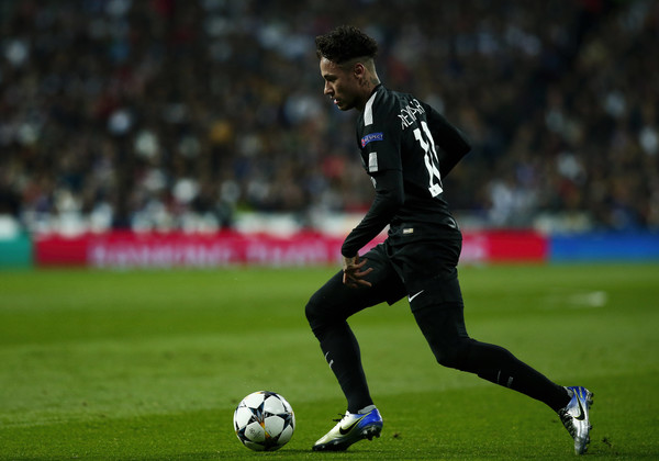 Bek Legendaris Brasil Ogah Beri Saran untuk Neymar