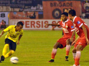 Kalahkan Semen Padang, Persija Dekati MU