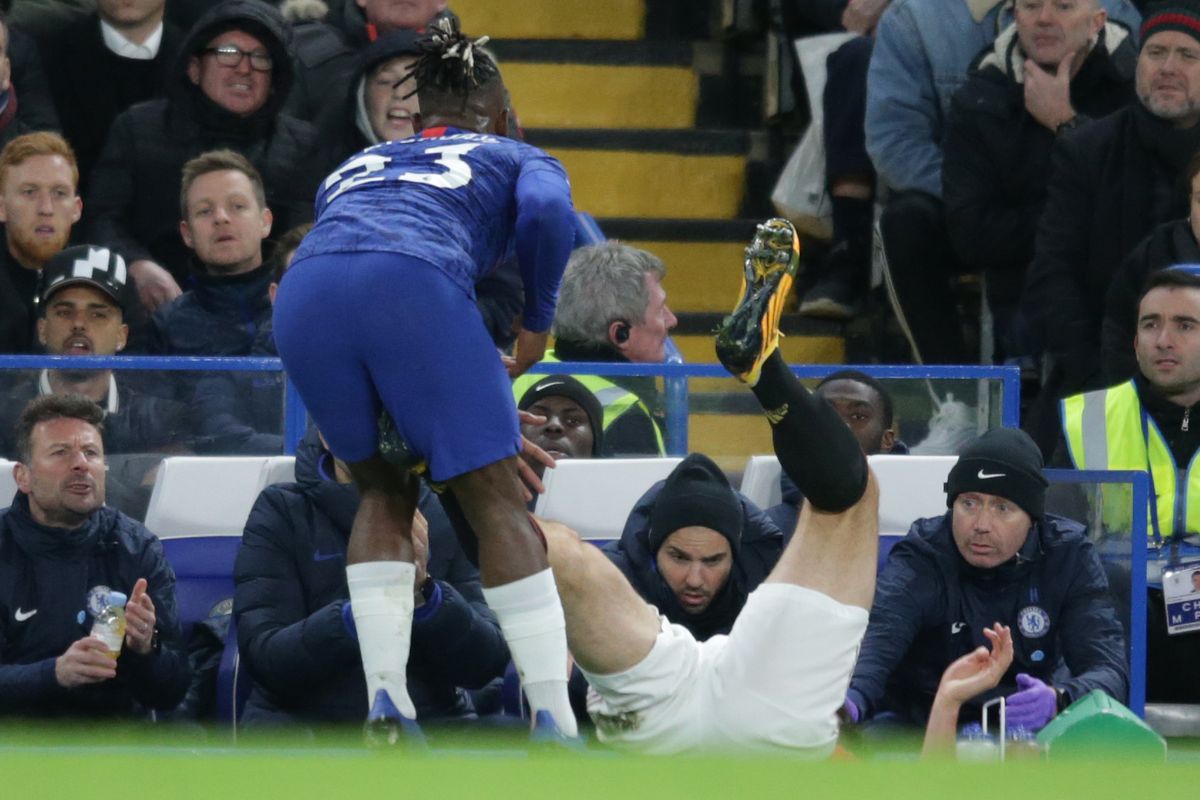 Maguire Jelaskan Kontroversi Tendang Alat Vital Pemain Chelsea