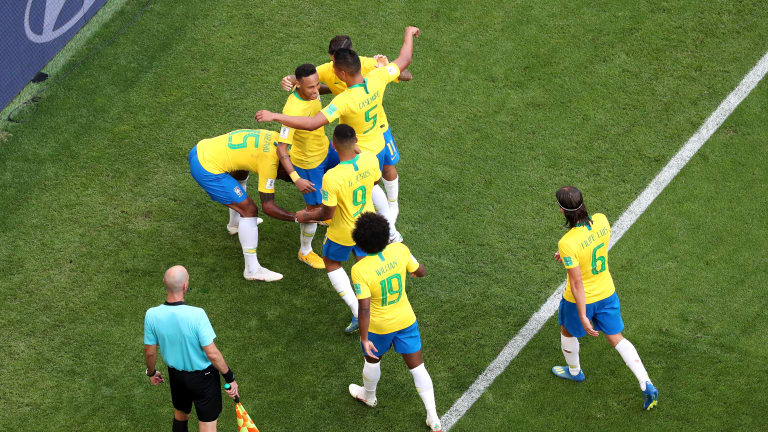 Brasil 2-0 Meksiko: Neymar dan Roberto Firmino Cetak Gol, Selecao Lolos ke Perempat Final