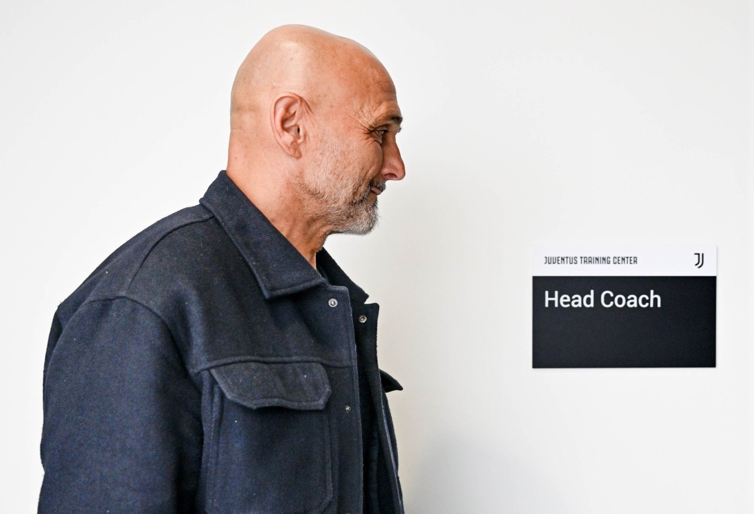 Resmi Diperkenalkan, Luciano Spalletti Jadi Pelatih Tertua Juventus