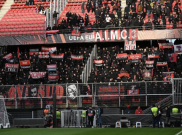 Suporter Milan Terima Program Makan Gratis, Menunya Roti Sosis