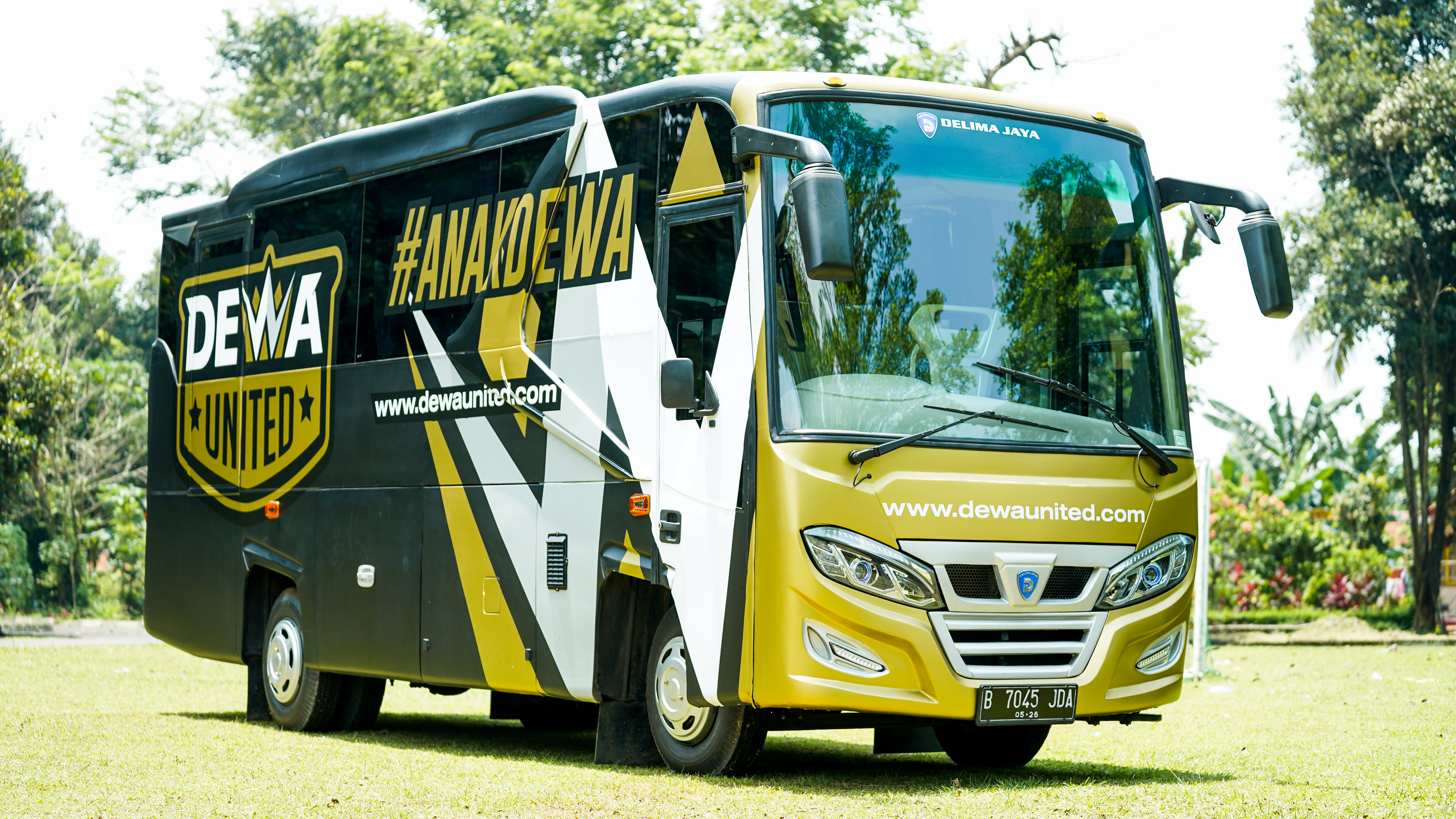 Dewa United FC Perkenalkan Bus Tim, Beda dari yang Lain