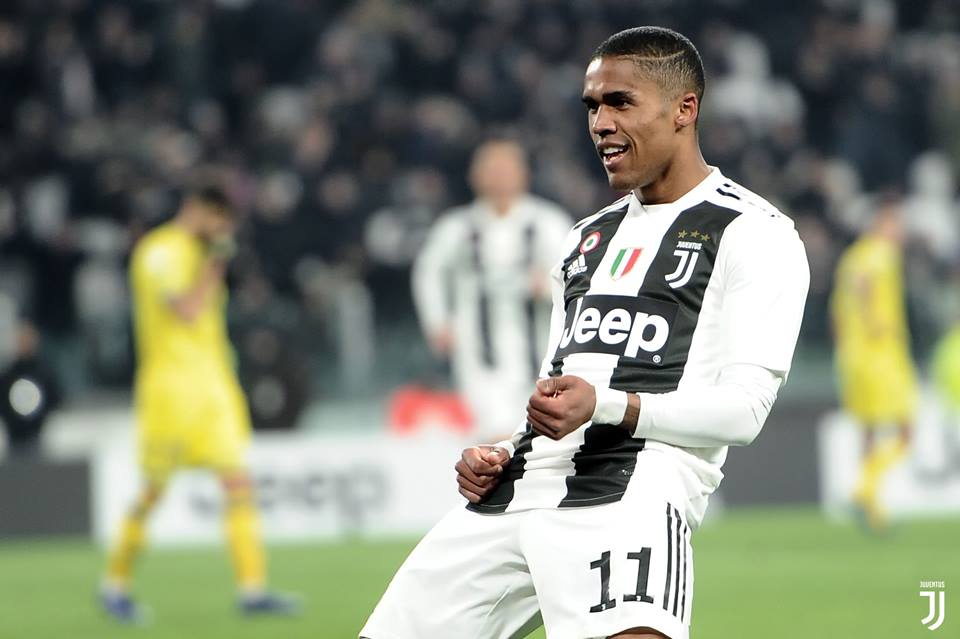 Juventus 3-0 Chievo, Douglas Costa Tajam pada 25 Menit Awal