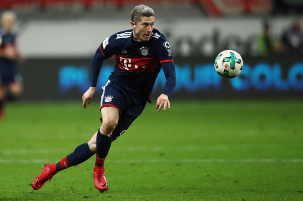 Manchester United Salip Real Madrid soal Robert Lewandowski