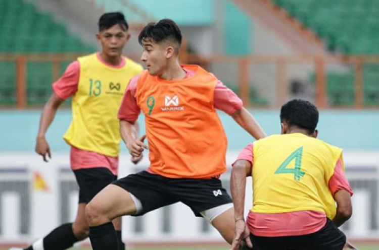 Nova Arianto Enggan Bicara soal Pemanggilan Jack Brown ke Timnas Indonesia U-19