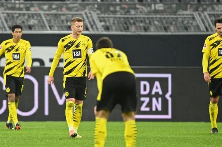 Pecat Lucien Favre, Dortmund Siap Bajak Pelatih Tim Rival