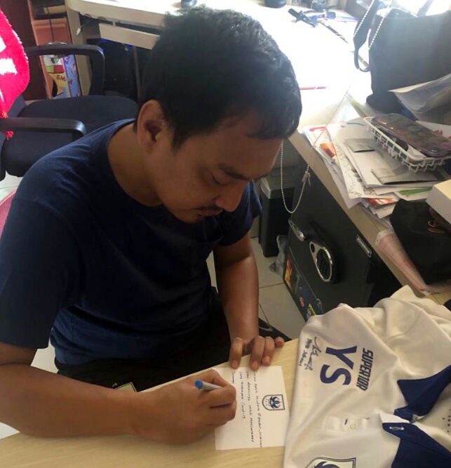 Kaos Polo CEO PSIS Laku Rp1,6 Juta dalam Lelang untuk Lawan Virus Corona