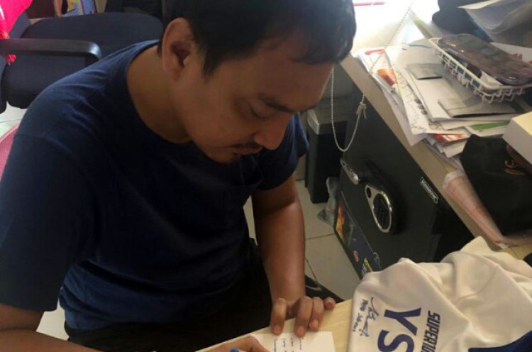 Kaos Polo CEO PSIS Laku Rp1,6 Juta dalam Lelang untuk Lawan Virus Corona
