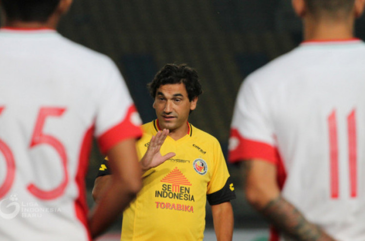 Eduardo Almeida Siapkan Program Arema FC Sembari Jalani Karantina