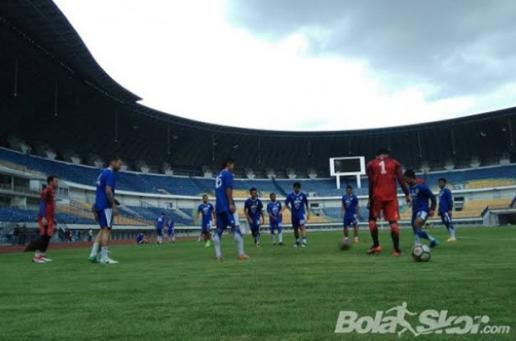 Umuh Muchtar Sebut GBLA Belum Layak untuk Persib di Liga 1 2022/2023