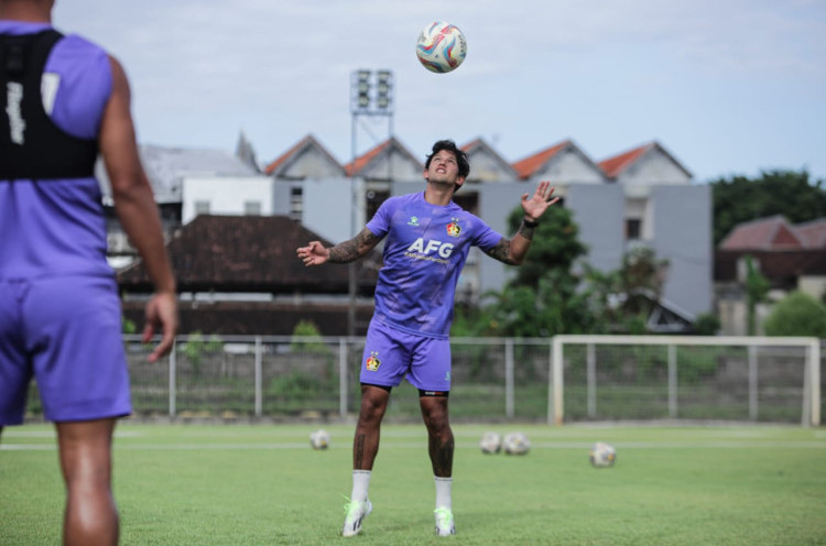 Persik Kediri Berpeluang 4 Besar, Irfan Bachdim Pilih Fokus Hadapi PSM Dulu