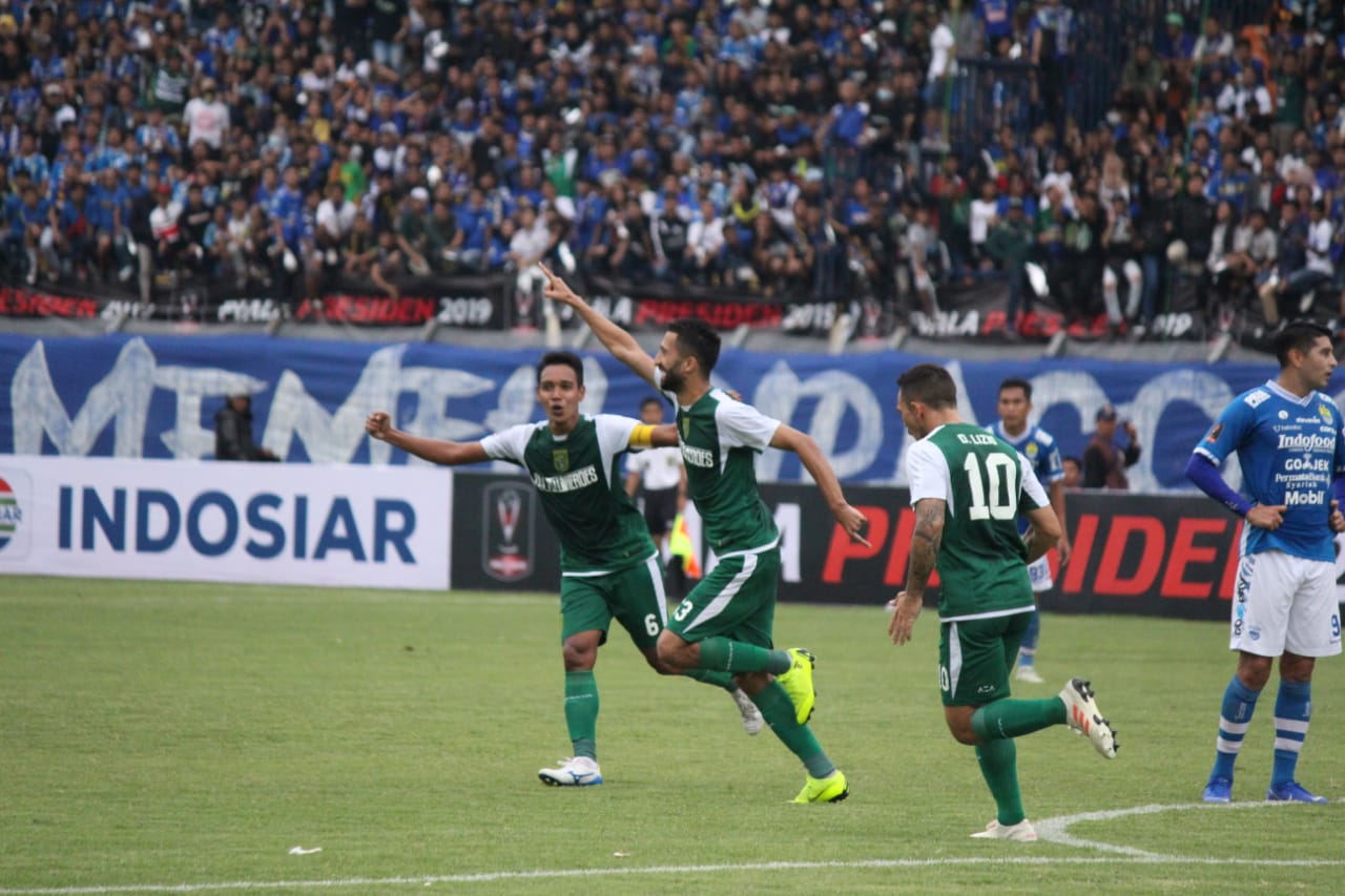 Kritik Performa Persebaya, Djanur Justru Puji Permainan Persib