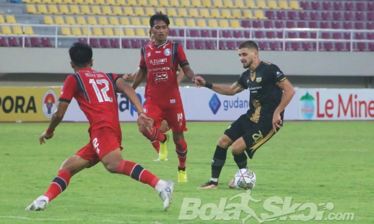 Dikalahkan Arema FC, Nil Maizar Anggap Dewa United FC Tidak Beruntung