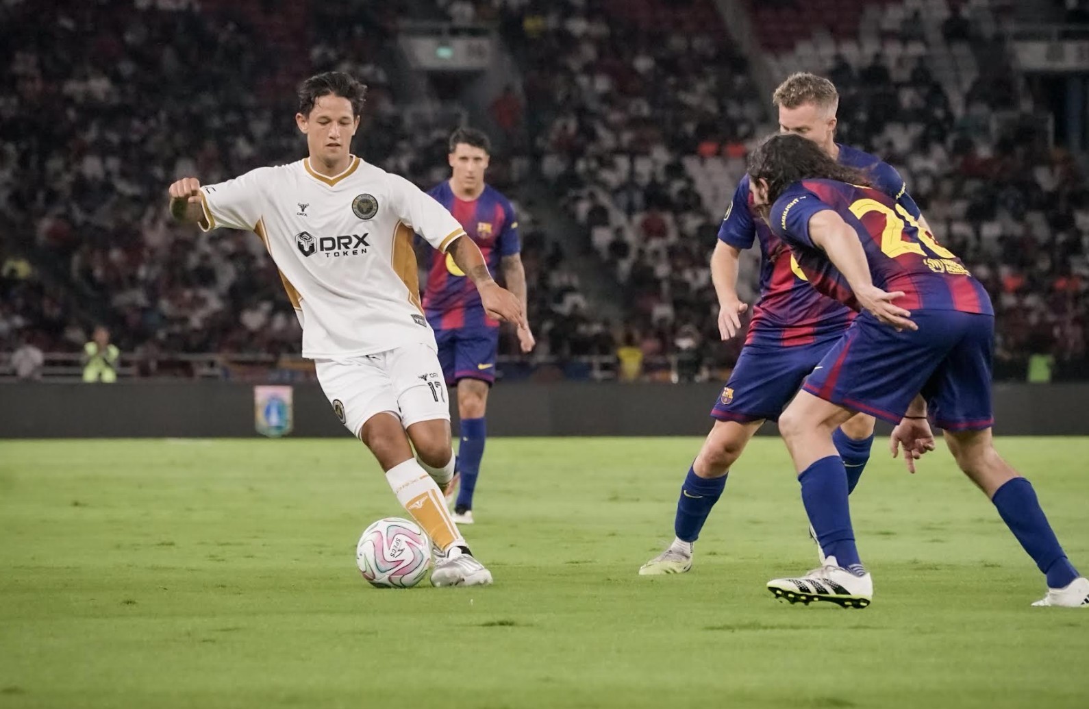 Irfan Bachdim Bahagia Tukar Jersey dengan Rivaldo, Mimpi Masa Kecil Jadi Kenyataan