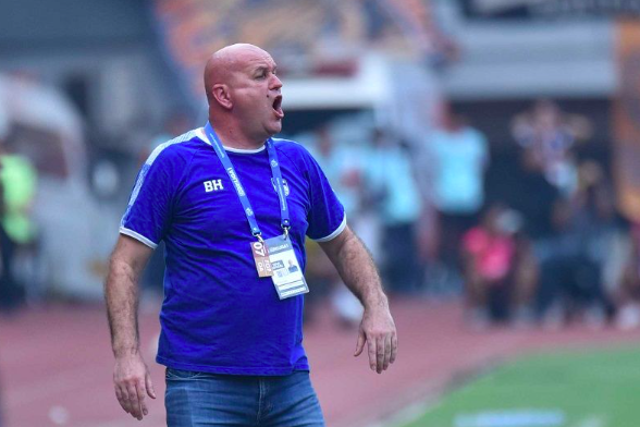 Enam Pemain Pergi, Pelatih Persib Memilih Fokus Pembenahan di Jeda Internasional