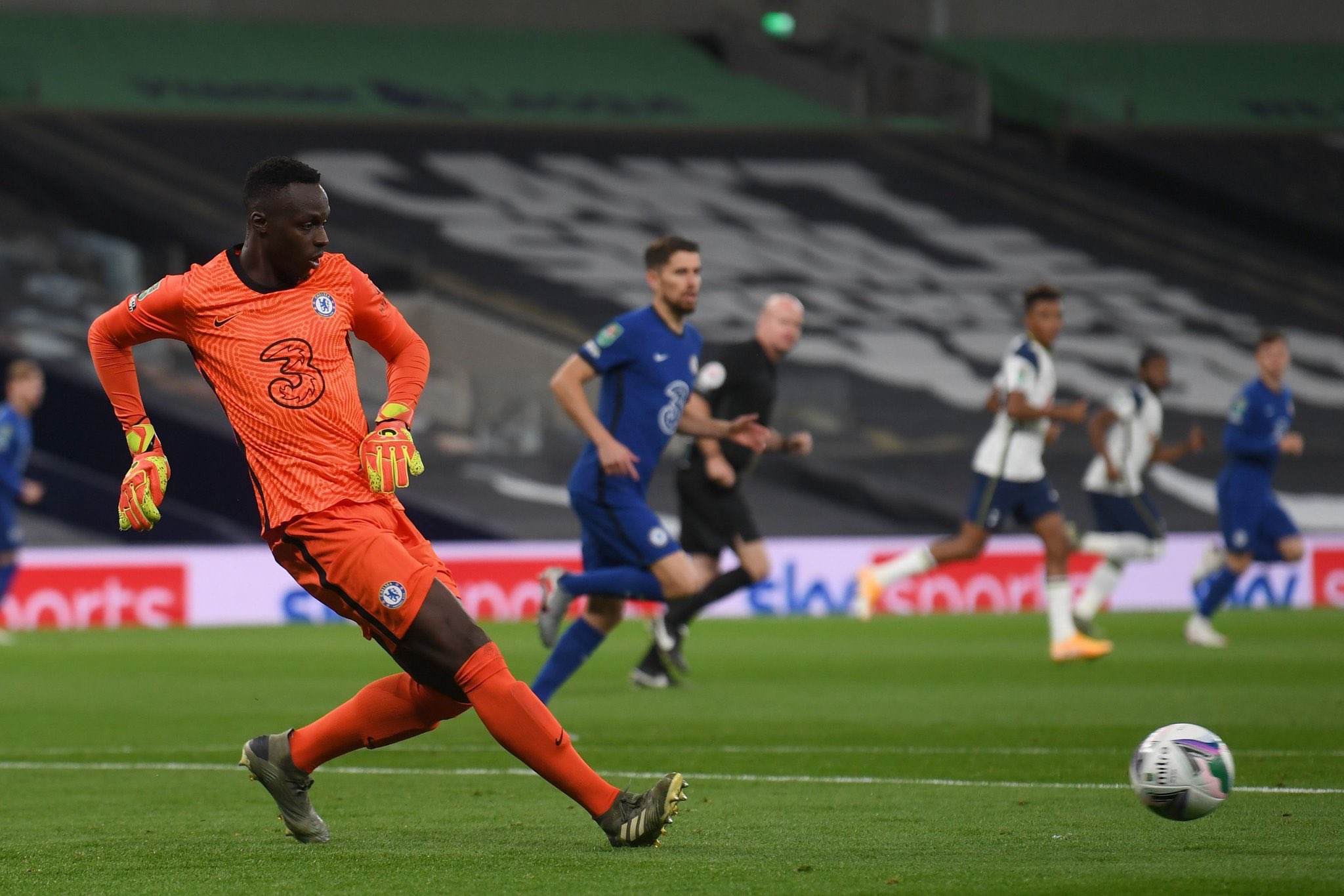 Edouard Mendy Kirim Kabar Buruk untuk Chelsea