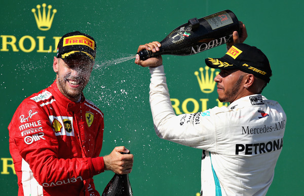 Satu Perbedaan Besar Antara Lewis Hamilton dan Sebastian Vettel 