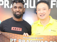 Klub Thailand PT Prachuap Resmi Perkenalkan Rudolof Yanto Basna