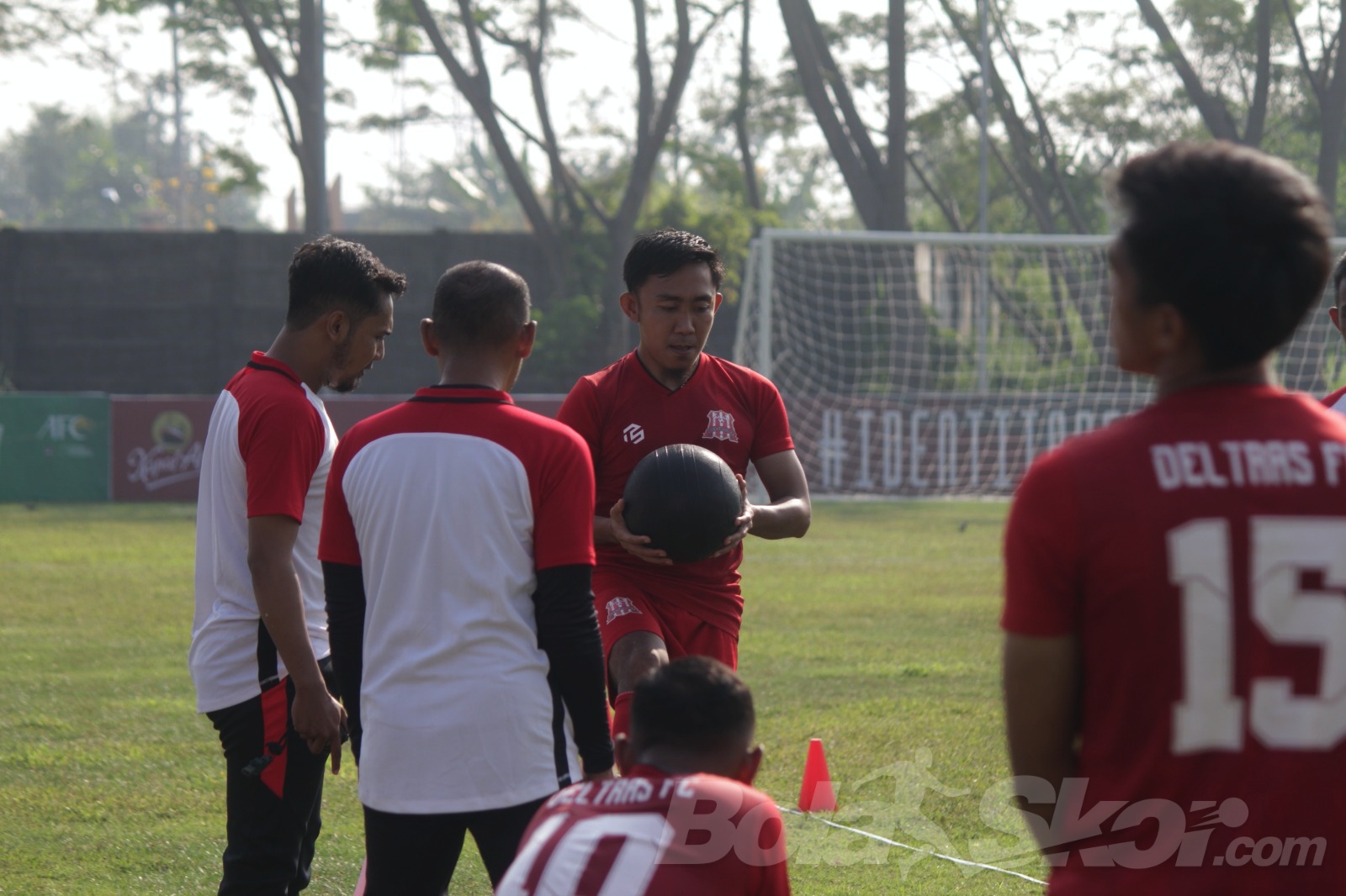 Jadi Asisten Pelatih Deltras FC, Eks Kapten Persebaya Ikuti Lisensi B AFC