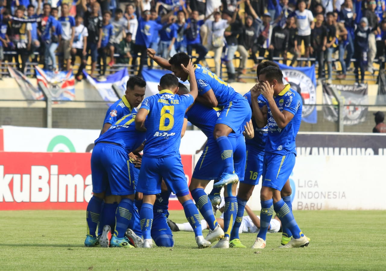 Robert Rene Alberts Bangga Persib Bisa Kalahkan Arema FC 3-0