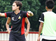 Dilempar Batu oleh Oknum Suporter saat Hadapi Persebaya, Pelatih Bhayangkara FC: Tindakan yang Memalukan