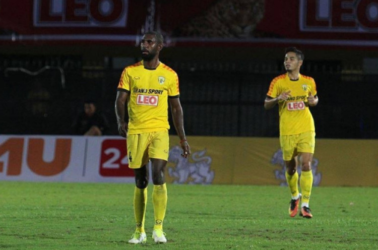 Rudolof Yanto Basna Kejutkan Pelatih Klub Thailand Khon Kaen FC