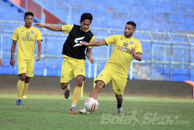 Carlos Carvalho Pastikan Kondisi Bruno Smith Terjaga meski Isolasi Mandiri Pasca Positif COVID-19