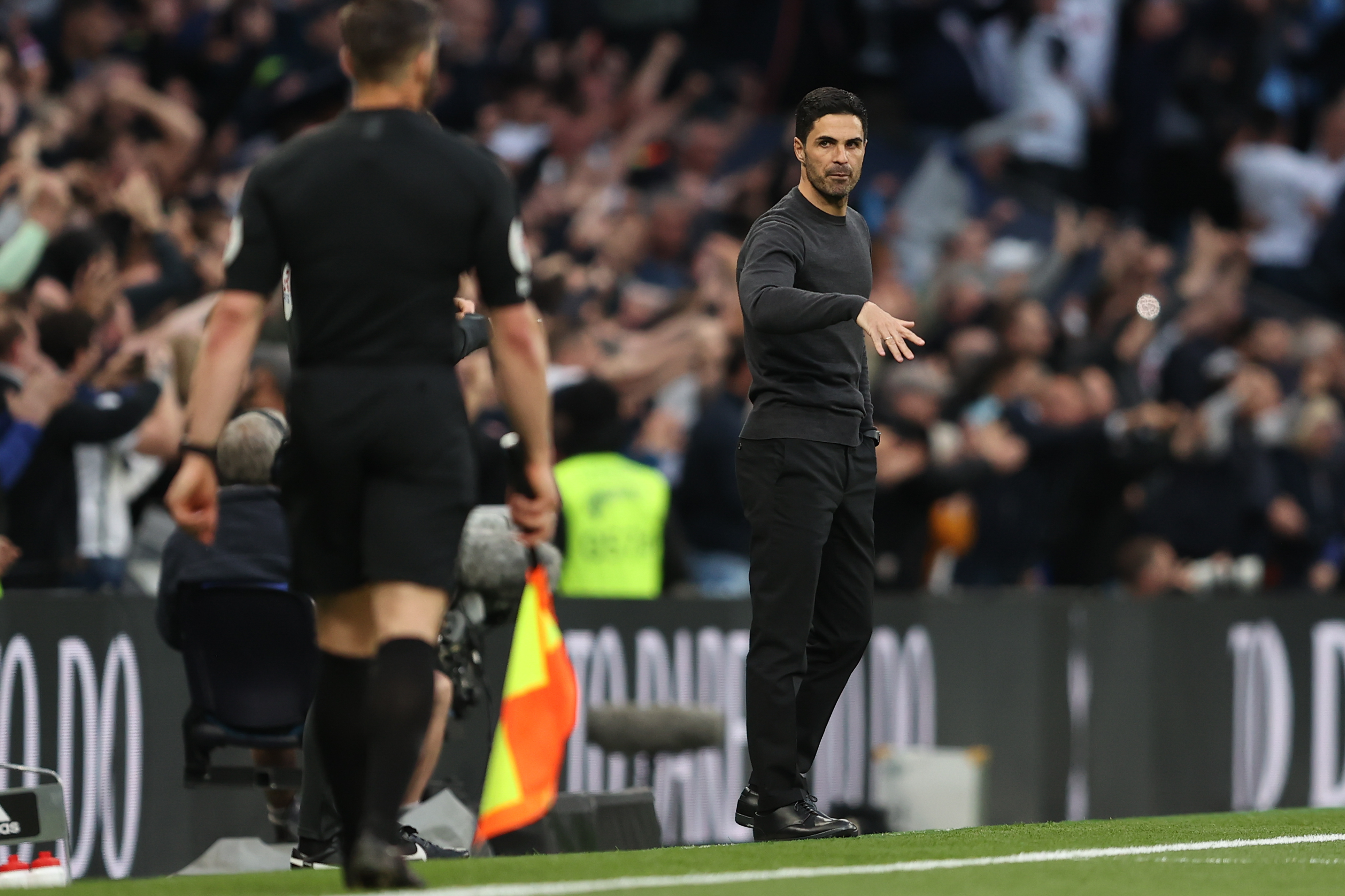 Takut Diskors, Arteta Ogah Komentari Kepemimpinan Wasit Tottenham Vs Arsenal