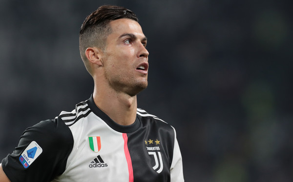 Ronaldo Tak Pilih Messi dan Van Dijk di Penghargaan Pemain Terbaik FIFA