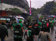Belasan Oknum Bonek Pembawa Senjata Tajam dipulangkan ke Surabaya